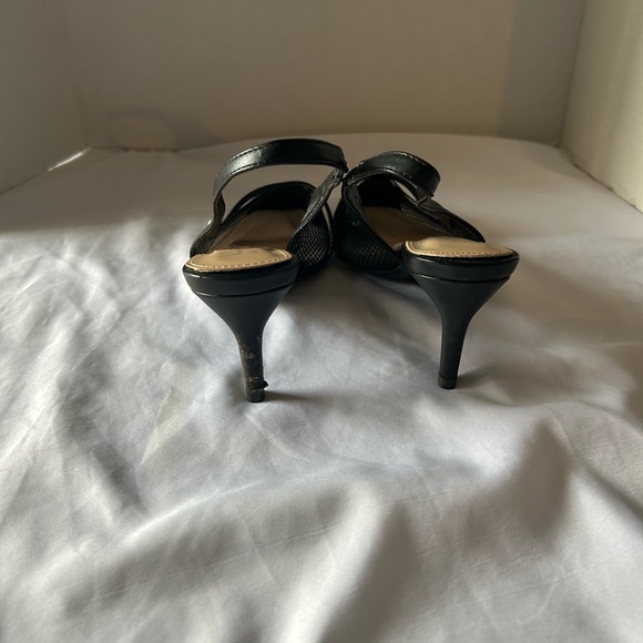 Nicole Miller New York Black Mesh Slingback Kitten Heels Size 7.5 - Picture 4 of 7
